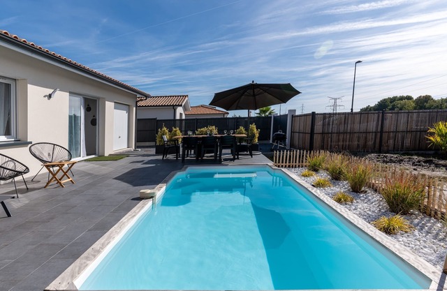Acogedora casa de vacaciones 'Mios' con piscina privada, terraza, jardín y Wi-Fi