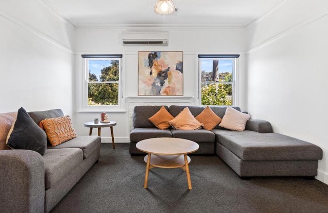 Cosy home stay - Pet friendly