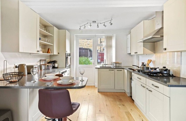 Cosy House Close to Morden Park & Wimbledon