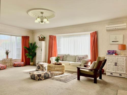 Cosy House in Chartwell, Hamilton-Private Garden & Shopping Mall