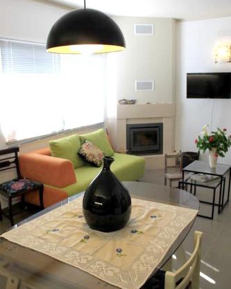 Cosy House in Nazaré with Fireplace