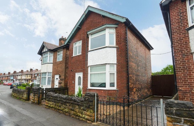 Cosy House in the heart of Beeston with FREE Parking and WiFi
