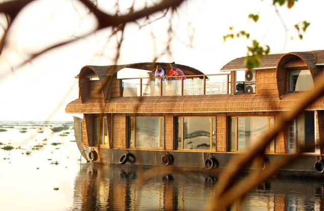 Cosy Houseboats