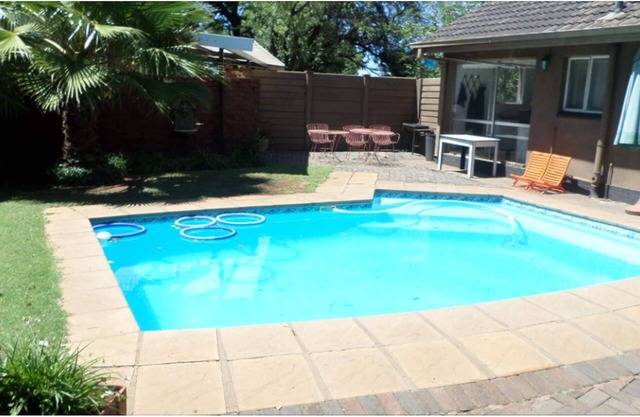 Cosy Luxury En-suite (pool & lappa)