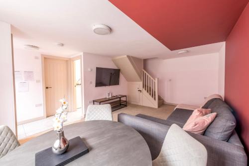 Cosy Medway with FREE PARKING by Prescott Apartments