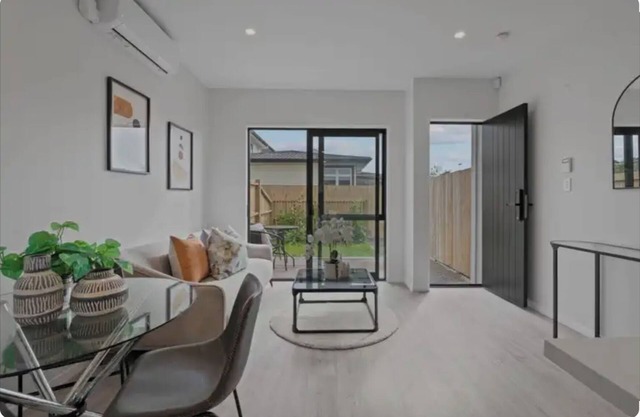 Cosy Modern House in Orewa near the beach, cafes and restaurants