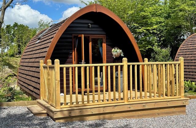 Cosy Pod by The Moor With Fishing
