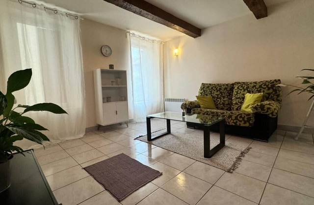 Cosy, quiet apartment near the Old Port