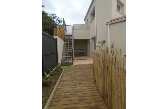 Cosy, quiet apartment with parking in front