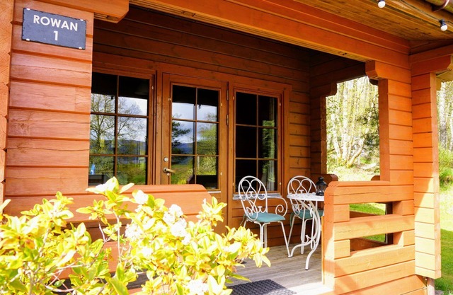 Cosy Rowan (1) woodland lodge by Killin, Loch Tay