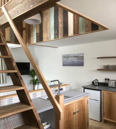 Cosy Rustic Annex in quiet Cornwall Village