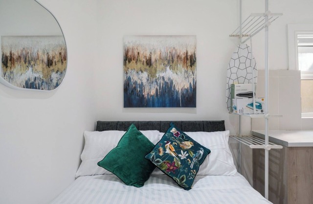 Cosy & Simple Stay – The Perfect London Base, with Easy Tube to Top Attractions.