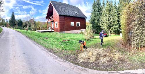 Cosy Sjalay near the lake for 6-8 persons