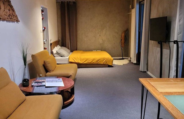 Cosy Studio 2 steps from the vineyard, fully equipped kitchen, free parking, garden area
