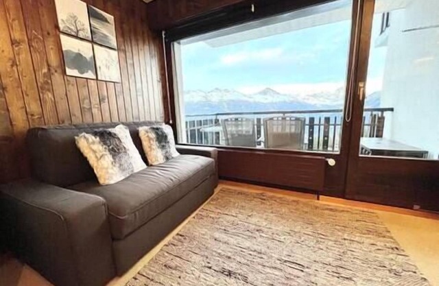 Cosy studio for 5 near ski lift, Les Gentianes