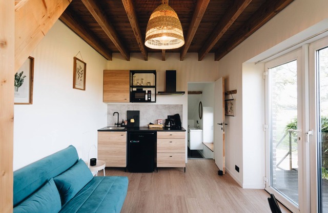 Cosy studio in a green country setting