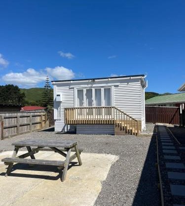 Cosy Studio Retreat in Porirua