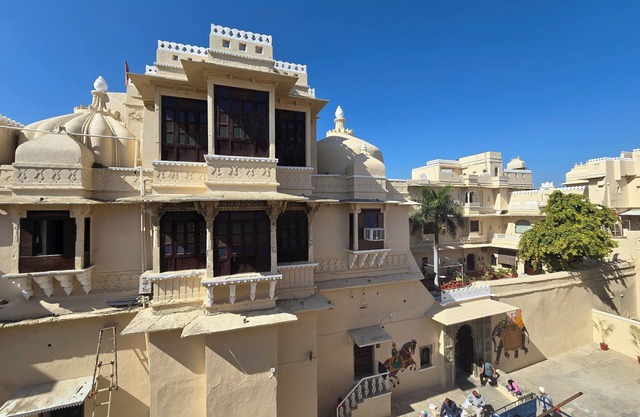 Cosy suite room in Remodeled historical Palace built in 1578 AD