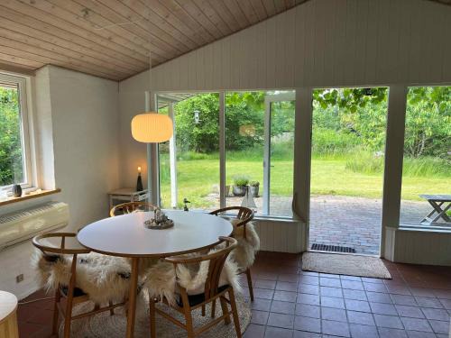 Cosy Summer Cottage Glose To Sandy Beach!