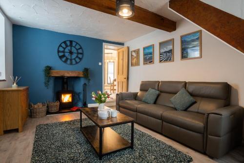 Cosy townhouse with log burner