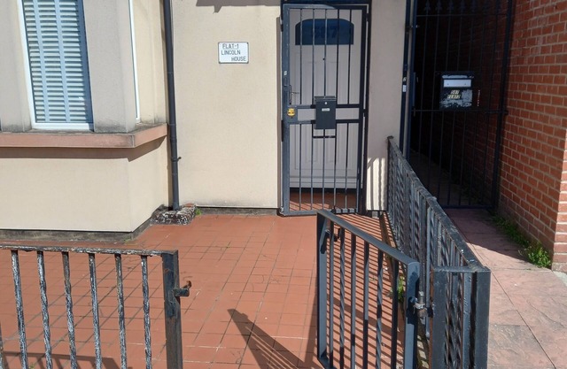 Cosy, Two-bedroom , ground floor flat