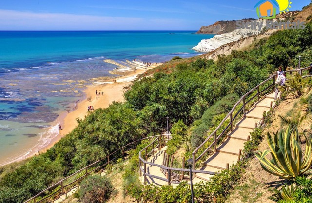 Villa confortable a pocos pasos de la playa y el centro, entre prados y valles