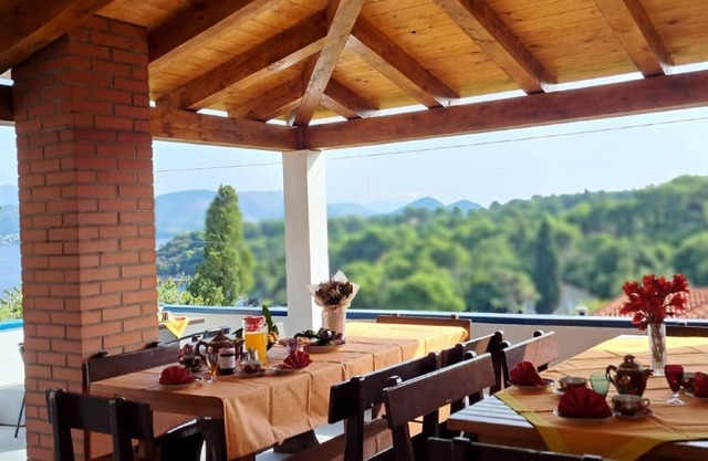 Acogedora Villa en Koločep con Jardín