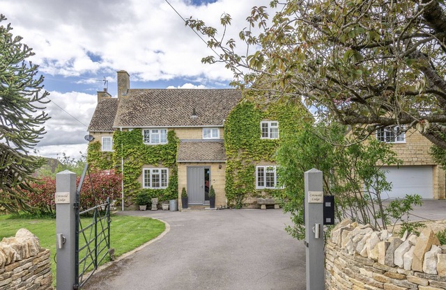 Cotswold Lodge