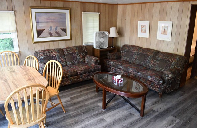 Cottage #11 - Private Beach Access