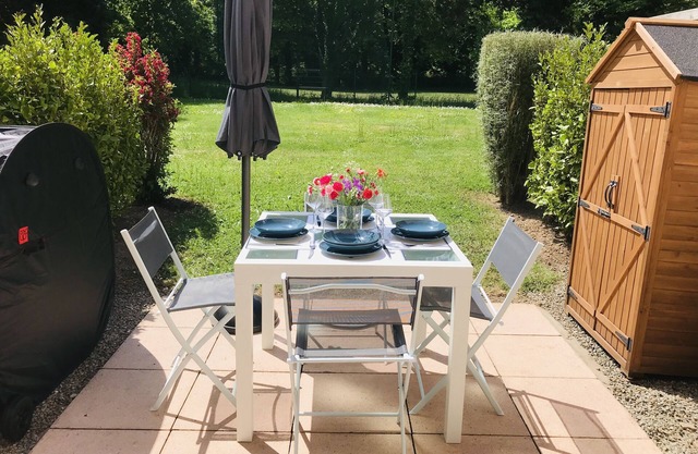Cottage / 2 BEDROOMS/ 4/5 pers/pool/golf/calm