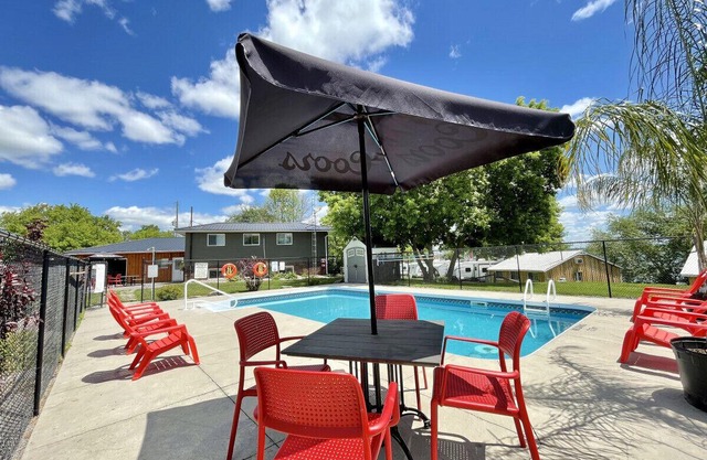 Cottage 2: Catch More Resort