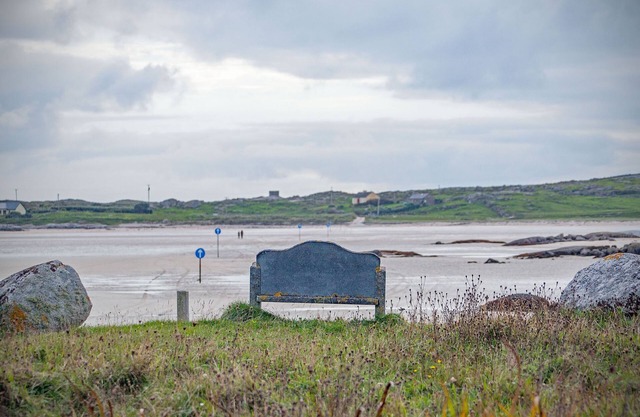 Cottage 383 - Claddaghduff - sleeps 8 guests in 4 bedrooms