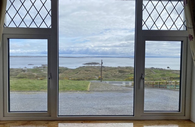 Cottage 467 - Kilkerrin - sleeps 8 guests in 4 bedrooms