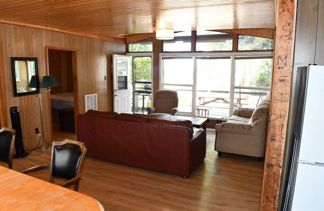 Cottage #6 - Sauble Beach Front