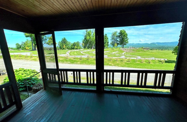 Cottage at Yankee Magazine "Best of New England" w/ trails, gorgeous views, AC, Dog Friendly!