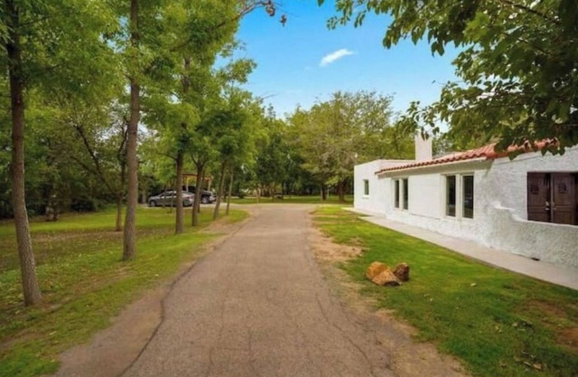 Cottage Casita on an Orchard. No parties nor gatherings.