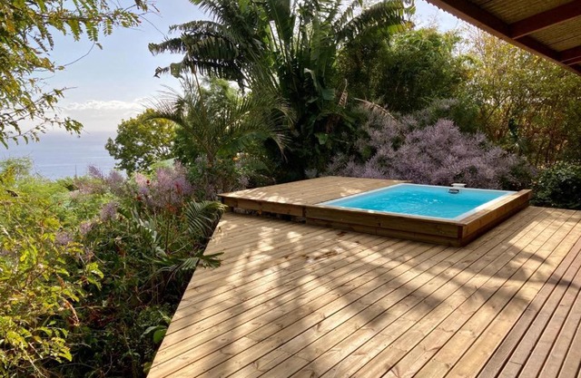 Cottage chaleureux avec vue mer et piscine