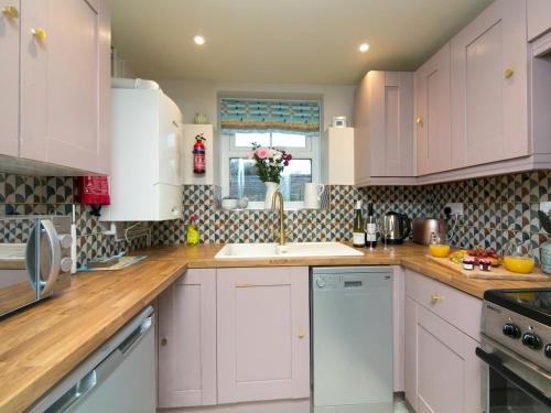 Cottage close To Coastal Path & Puffin Island Pass the Keys