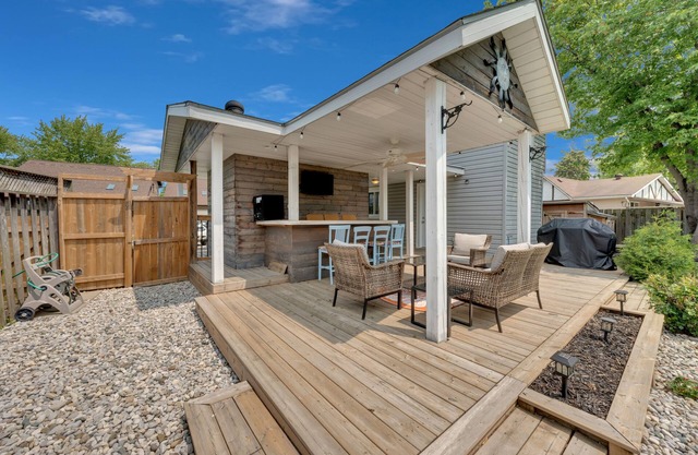 Cottage Escape by the Water