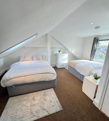 Cottage Flat 2BD Leyton Near Central Line - Sleeps 10