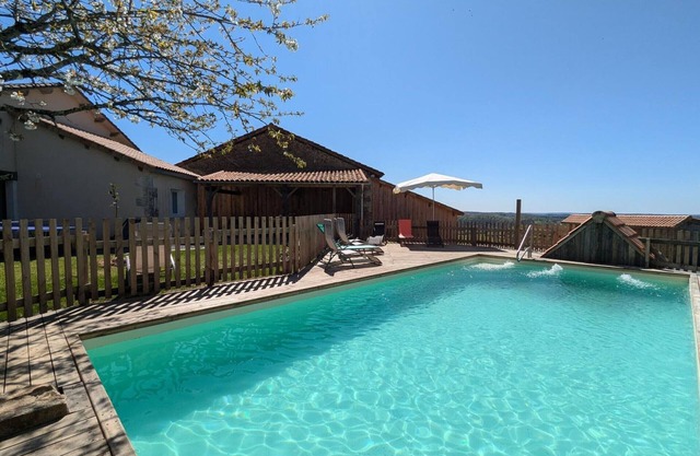 Casa rural para 11 pers. con piscina, jardín cerrado y se aceptan mascotas