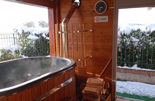 Casa de campo para 6 + 2 con Ofuro Tubs & Sauna Spa y piscina privada en Marche