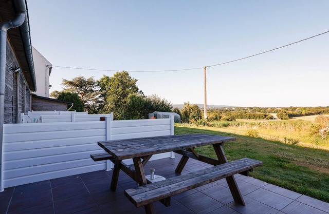 Casita de campo 'Gite Penn Ar Bed' con terraza privada, jardín compartido y Wi-Fi
