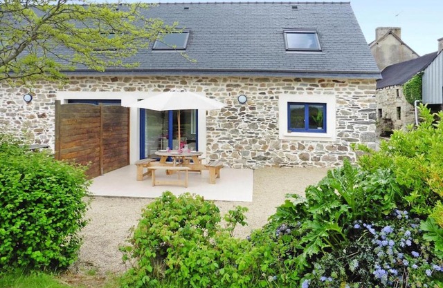 Cottage in Brittany with Stunning Sea Views