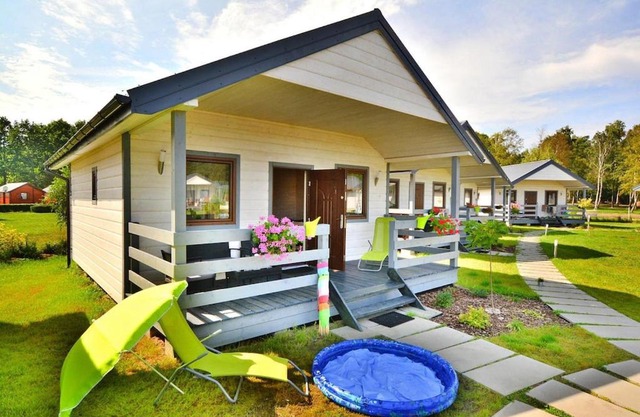Cottage in Jaros awiec near Heated Pool