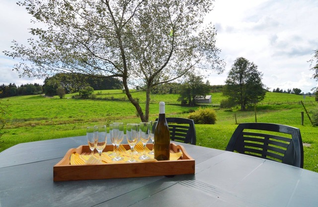 Forest-view Cottage Stay