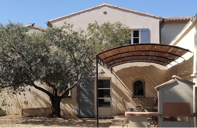 ALOJAMIENTO EN PROVENCE cerca de Avignon SIN ACONDICIONADO OPUESTO