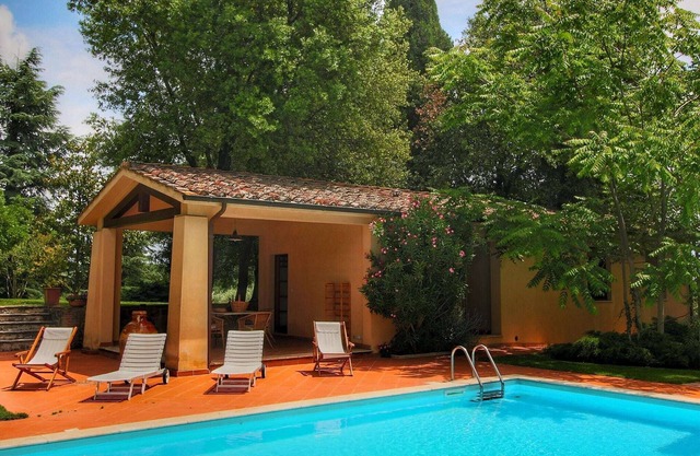 Hermosa Casa de Campo en Sinalunga con Piscina