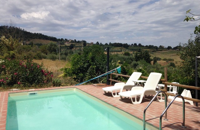 Su casa de campo con piscina privada!