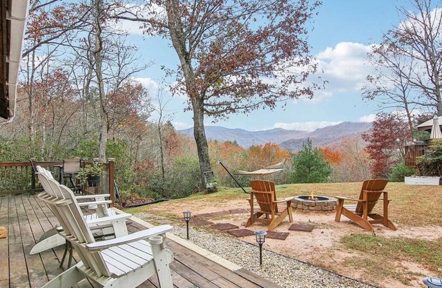 Cottage in the Great Smoky Mountains with Spectacular Views & Farmhouse Decor